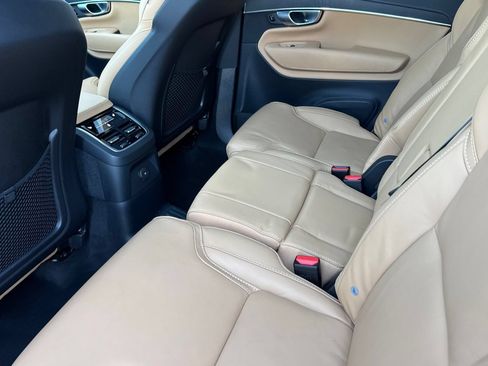 Used 2024 Volvo XC90 T8 Ultimate AWD/4WD image 12