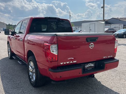 Used 2021 Nissan Titan SV w/ SV Convenience Package AWD/4WD image 3