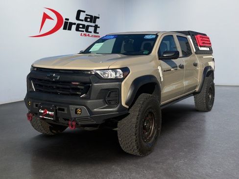 Used 2023 Chevrolet Colorado Trail Boss w/ Technology Package AWD/4WD image 9
