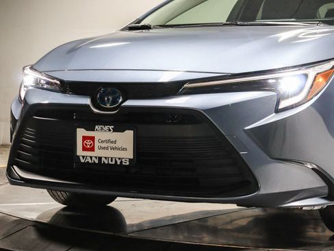Certified 2025 Toyota Corolla LE FWD image 9