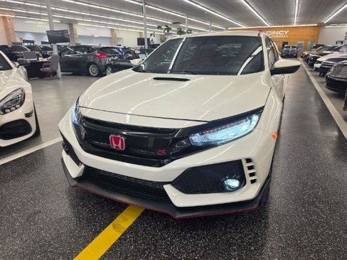 Used 2019 Honda Civic Type R image 2