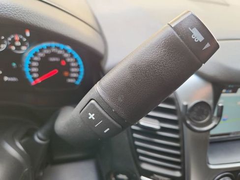 Used 2017 Chevrolet Suburban Premier image 16