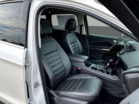 Used 2017 Ford Escape Titanium AWD/4WD image 33