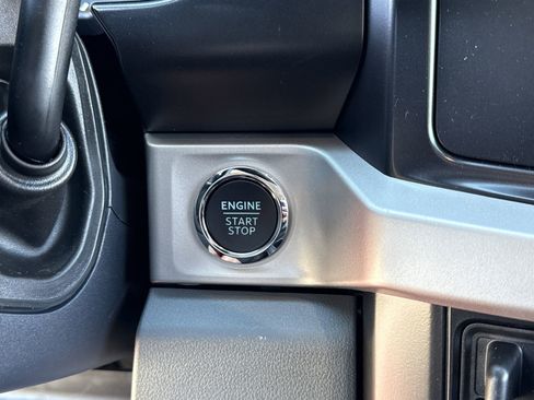 New 2026 Ford F250 XLT w/ XLT Premium Package AWD/4WD image 5