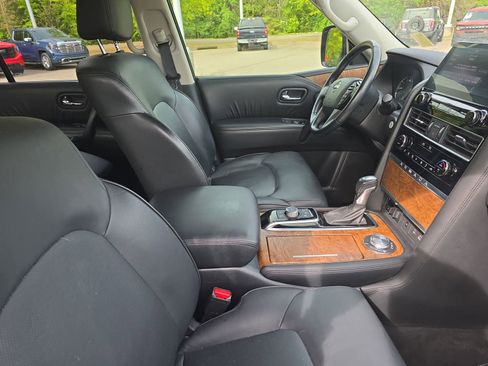 Used 2021 Nissan Armada SL w/ Captain's Chairs Package image 10