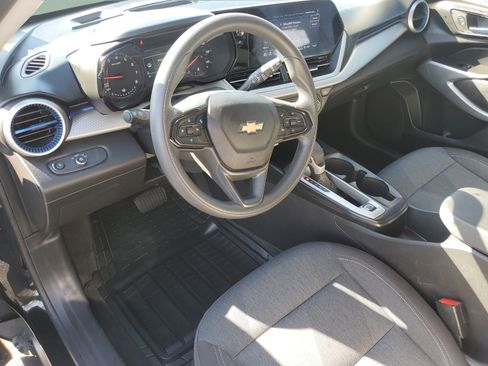 Used 2024 Chevrolet Trax LS FWD image 14