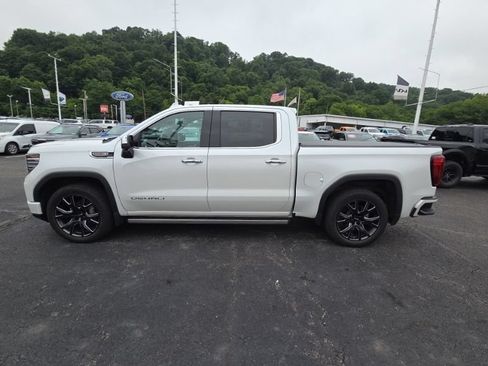 Used 2023 GMC Sierra 1500 Denali w/ Denali Reserve Package AWD/4WD image 4