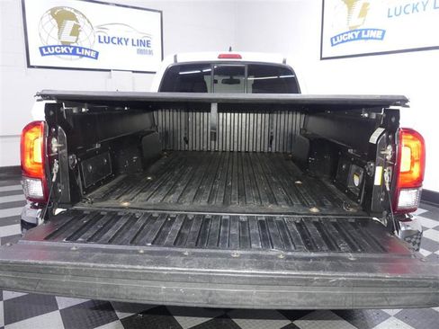 Used 2016 Toyota Tacoma TRD Off-Road w/ Exterior Package image 9