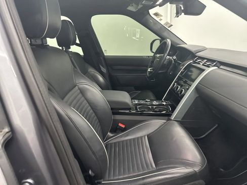 Used 2020 Land Rover Discovery HSE image 28