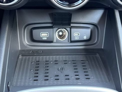 New 2026 Hyundai Venue SEL FWD image 18