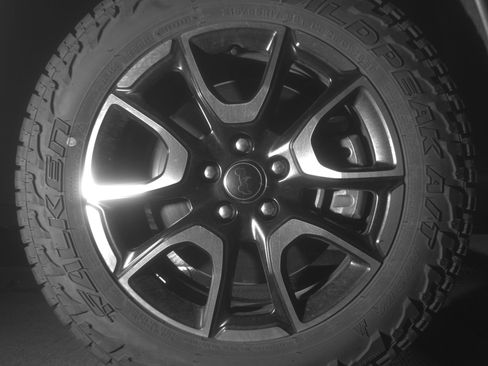 Used 2025 Jeep Compass Trailhawk image 13