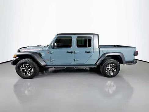 Used 2024 Jeep Gladiator Rubicon w/ Convenience Group AWD/4WD image 11