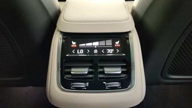 Used 2026 Volvo XC90 B6 Plus w/ Protection Package Premier AWD/4WD image 33