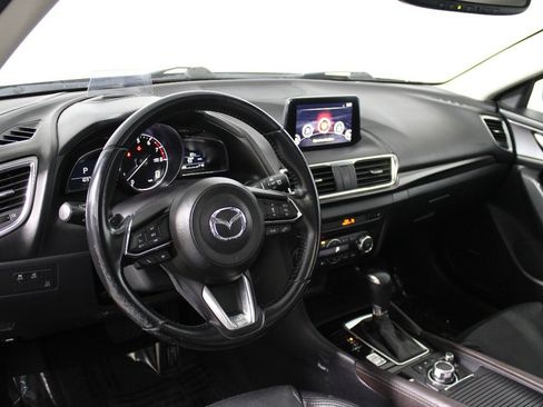 Used 2018 MAZDA MAZDA3 Grand Touring w/ Premium Equipment Package FWD image 8