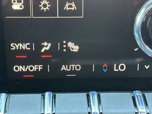 New 2026 GMC Terrain AT4 w/ LPO, Black Badging Package image 18