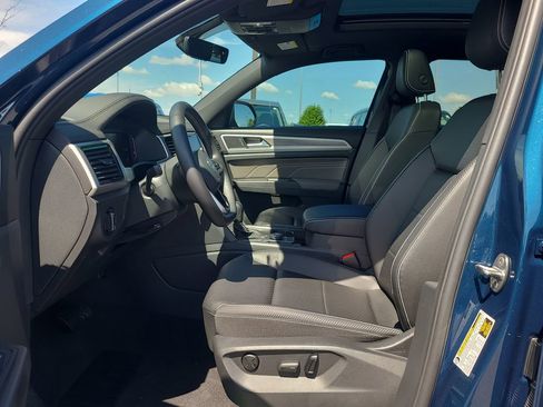 Used 2023 Volkswagen Atlas Cross Sport SE w/ Panoramic Sunroof Package AWD/4WD image 11