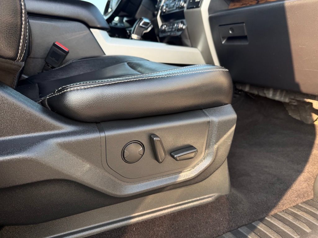 Used 2019 Ford F150 Lariat RWD image 31