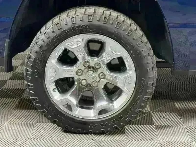 Used 2019 RAM 1500 Big Horn AWD/4WD image 14