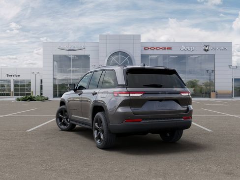 New 2025 Jeep Grand Cherokee Limited w/ Luxury Tech Group II AWD/4WD image 3