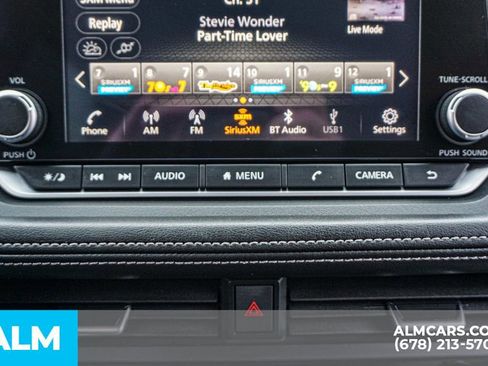 Used 2023 Nissan Rogue SV image 40