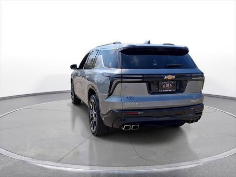 New 2025 Chevrolet Traverse High Country w/ LPO, Illumination Package FWD image 7
