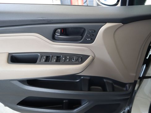 Used 2018 Honda Odyssey EX-L image 43