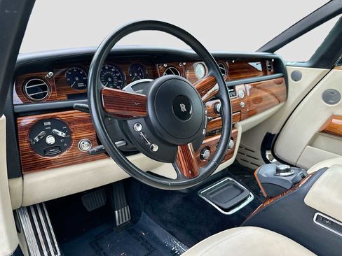 Used 2009 Rolls-Royce Phantom Drophead Coupe RWD image 9