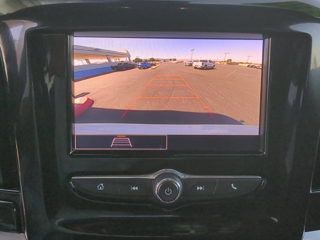 Used 2023 Chevrolet Traverse LT FWD image 17
