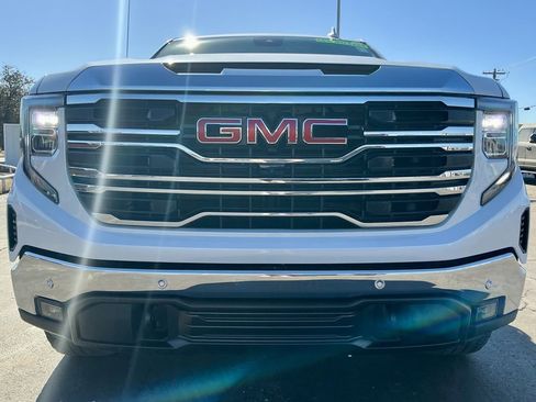 Used 2024 GMC Sierra 1500 SLT w/ SLT Premium Plus Package image 9