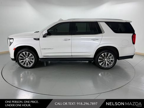 Used 2021 GMC Yukon Denali w/ Denali Premium Package AWD/4WD image 9