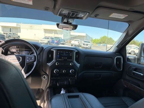 Used 2022 GMC Sierra 3500 Denali w/ Denali Black Diamond Edition AWD/4WD image 17
