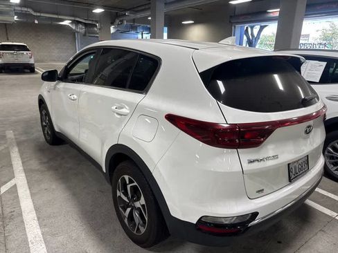 Used 2021 Kia Sportage LX AWD/4WD image 2