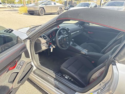 Certified 2025 Porsche 718 Boxster Spyder RS image 13