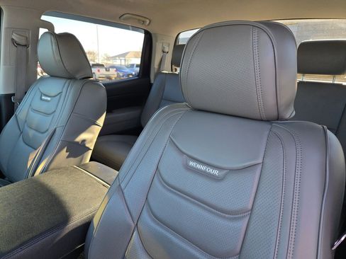 Used 2011 Toyota Tundra Limited w/ Memory Pkg image 9