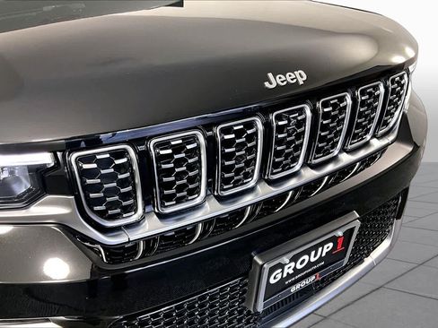 Used 2022 Jeep Grand Cherokee Summit AWD/4WD image 28