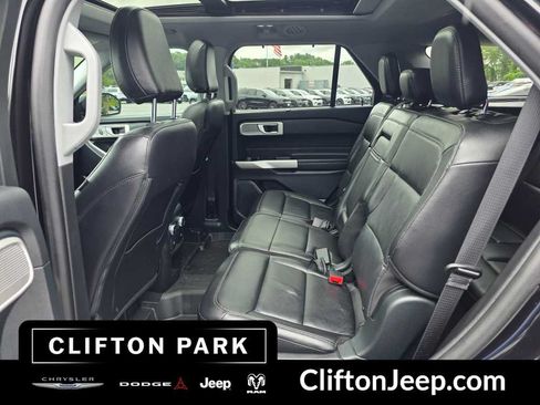 Used 2021 Ford Explorer Limited w/ Equipment Group 301A AWD/4WD image 13