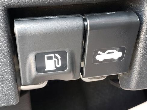 New 2025 Nissan Versa SV w/ Trunk Package image 20