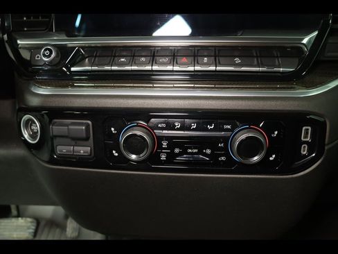 Used 2022 Chevrolet Silverado 1500 LT w/ Z71 Off-Road Package image 20