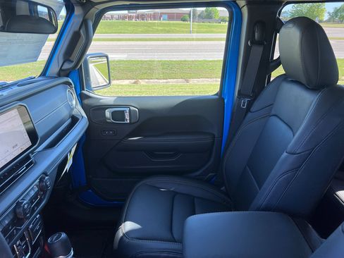 New 2026 Jeep Gladiator Sport image 19