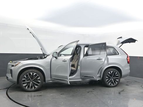 New 2026 Volvo XC90 B6 Plus w/ Protection Package Premier image 39