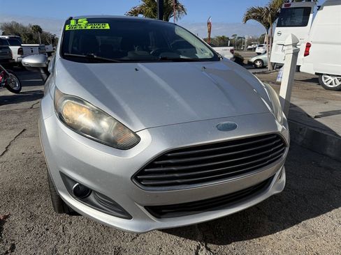 Used 2015 Ford Fiesta SE w/ Equipment Group 201A image 2
