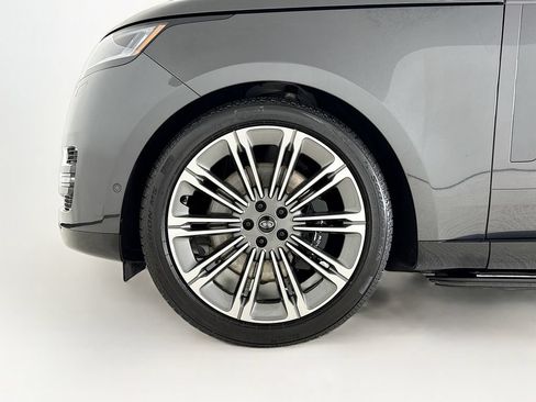 Used 2025 Land Rover Range Rover SE AWD/4WD image 26