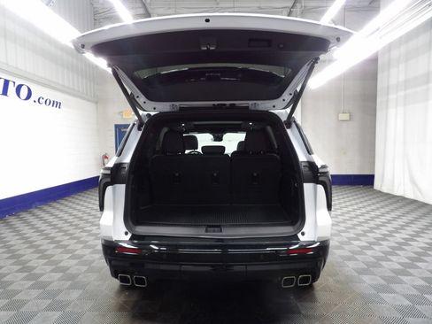Used 2025 Chevrolet Traverse RS w/ LPO, Floor Liner Package AWD/4WD image 41