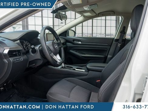 Used 2025 Nissan Altima 2.5 SV FWD image 3