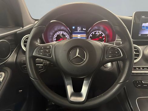 Used 2018 Mercedes-Benz GLC 300 4MATIC image 17