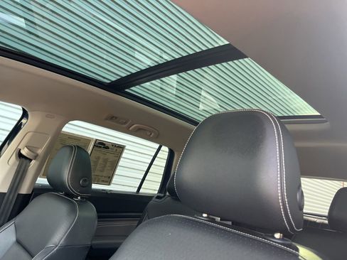 Used 2023 Volkswagen Atlas SEL R-Line AWD/4WD image 38
