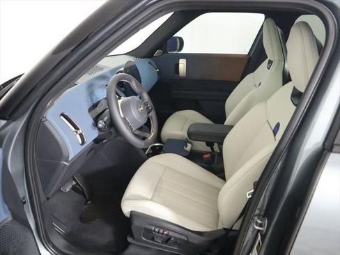 New 2025 MINI Cooper Countryman SE w/ Comfort Package Max image 18