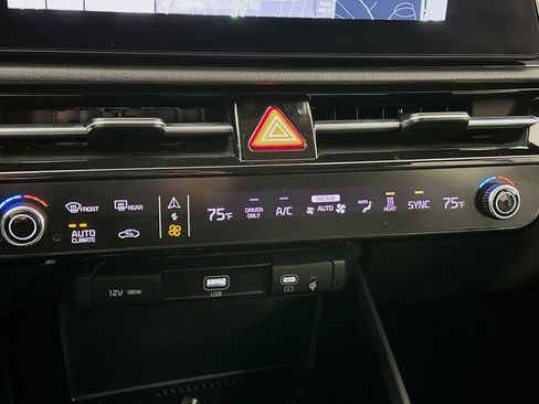 Used 2024 Kia Niro Wind image 23