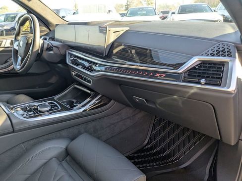 Used 2025 BMW X7 xDrive40i image 33
