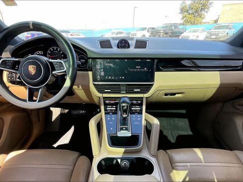 Used 2019 Porsche Cayenne image 15